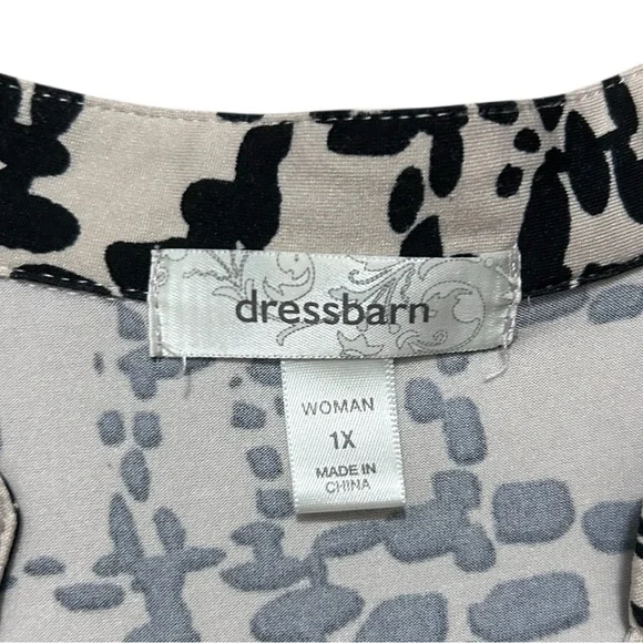 Dressbarn Black and White Abstract Blouse - Picture 3 of 5